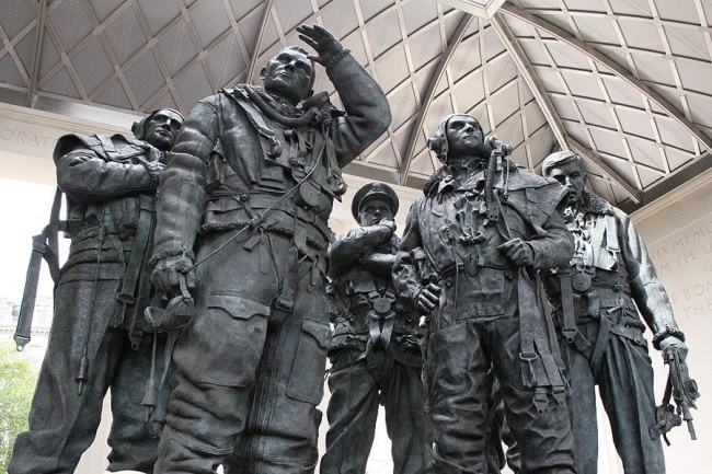 memorial statues