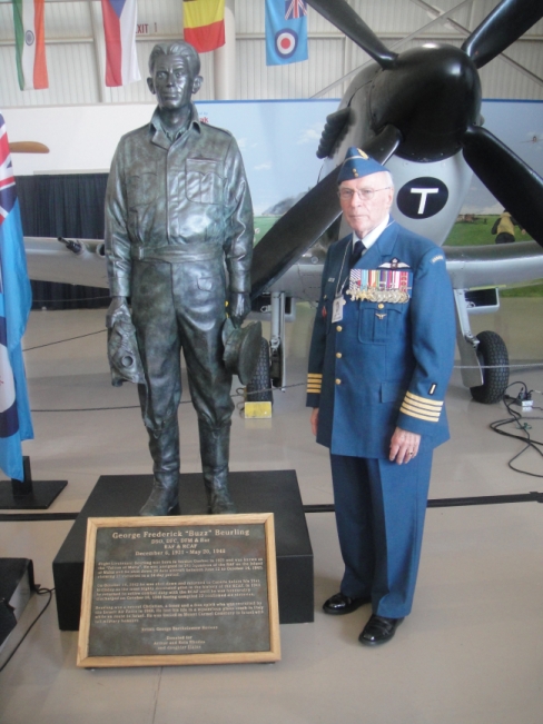 Buerling statue and Bob